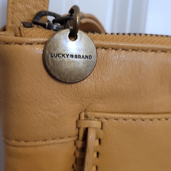 MAKE AN OFFER  Lucky Brand Leather Crossbody Bag Purse. Exclnt!! - Picture 9 of 16